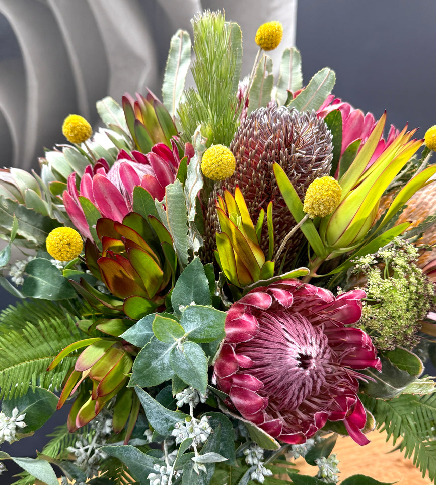 the Tamar Valley Rose shops, for fresh flowers delivered daily ...
