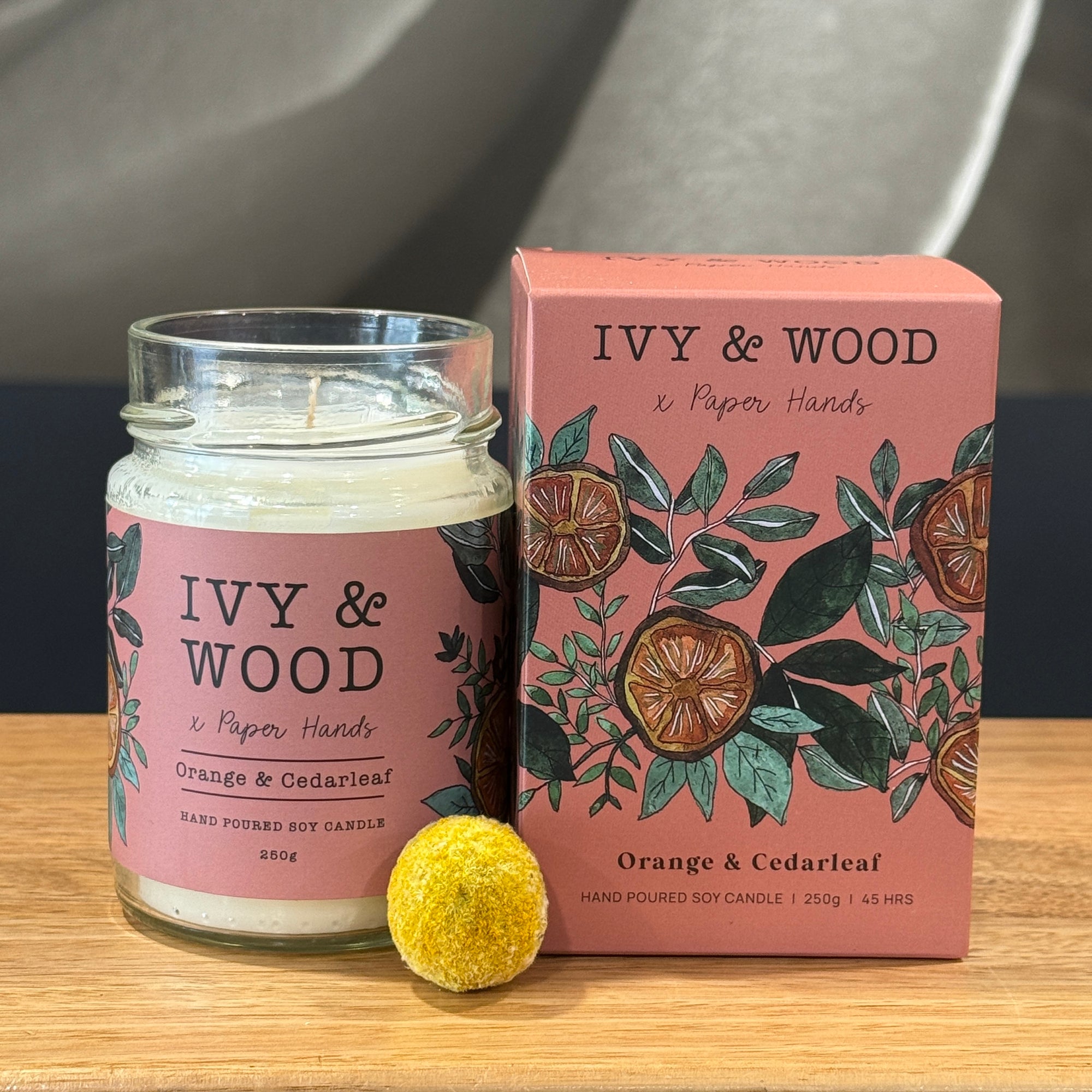 IVY & WOOD Orange and Cedarleaf 250g Candle 