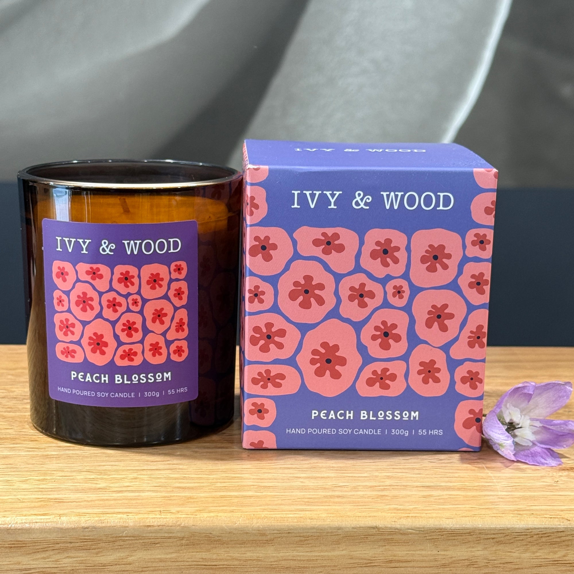 IVY & WOOD 300g Peach Blossom Candle